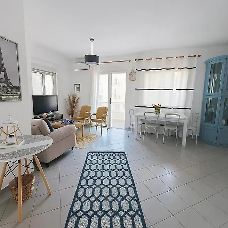 Apartment Cozy Anna ,near The Sea, Location ,rruga Pavaresia