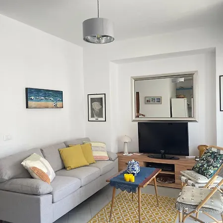 Cozy Anna ,near The Sea, Location ,rruga Pavaresia Apartament