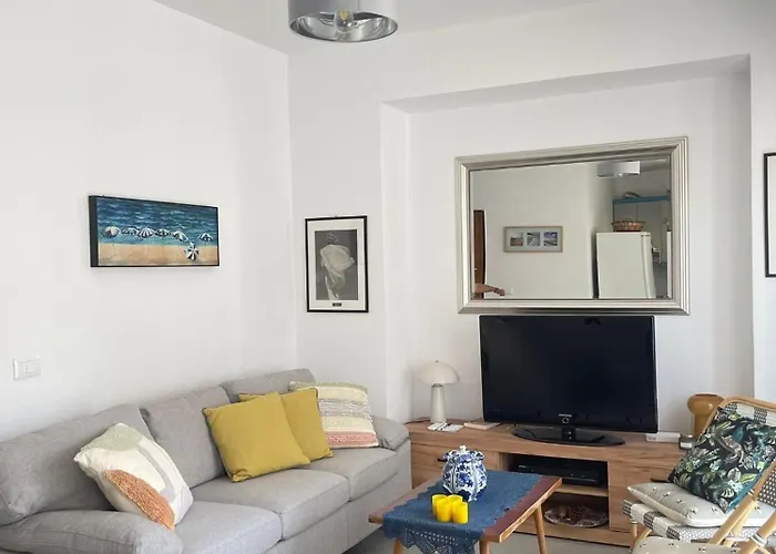 Cozy Anna ,near The Sea, Location ,rruga Pavaresia Apartament